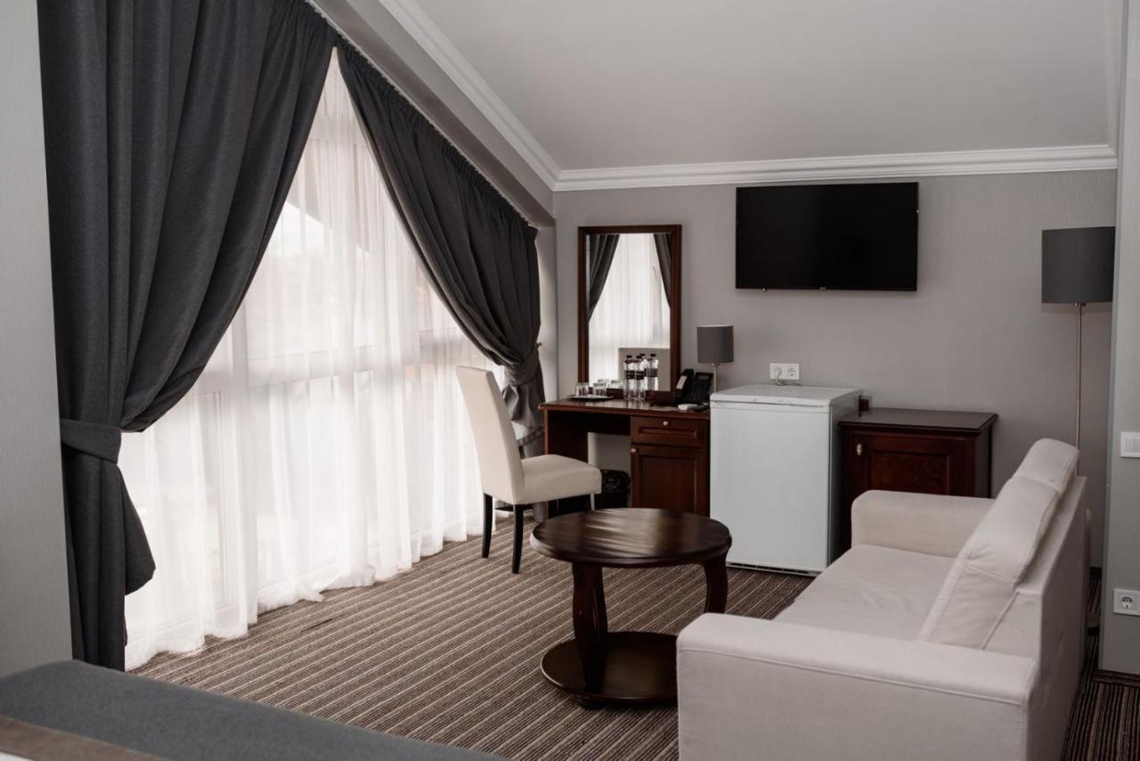 Optima Collection Park Hotel อิวาโน-ฟรานกิฟสเก ภายนอก รูปภาพ