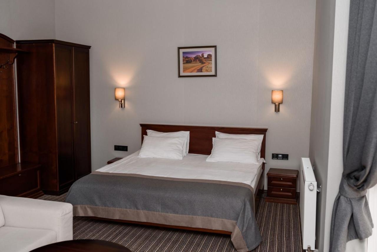 Optima Collection Park Hotel อิวาโน-ฟรานกิฟสเก ภายนอก รูปภาพ