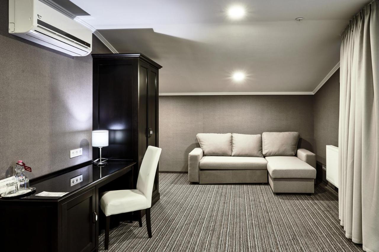 Optima Collection Park Hotel อิวาโน-ฟรานกิฟสเก ภายนอก รูปภาพ